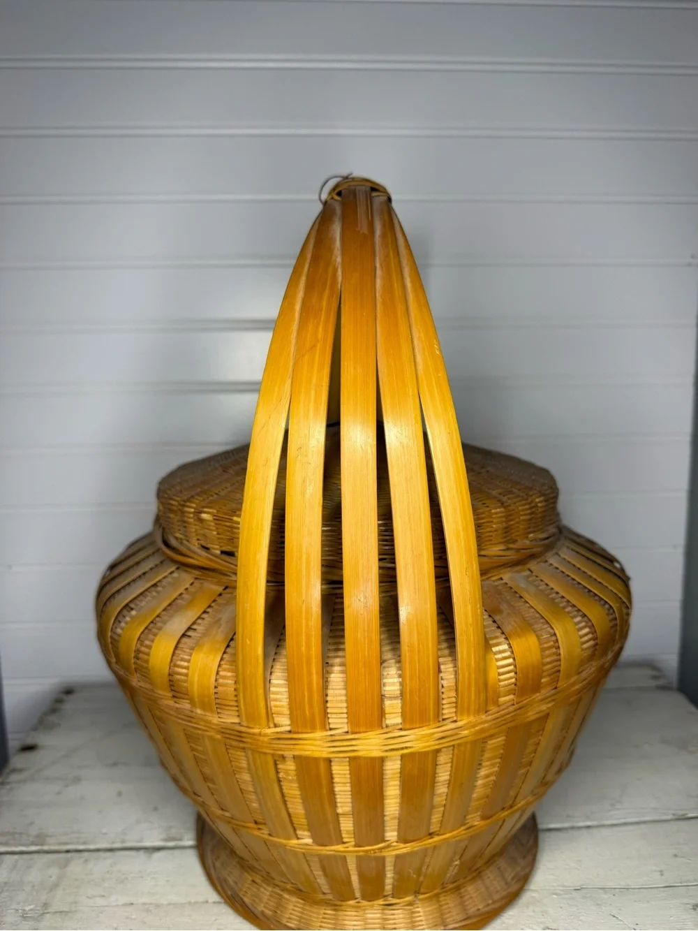 Vintage Bamboo Hand Woven Round Rice Market Tea Basket w Lid